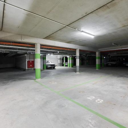 Apartment Wichrowa With Free Garage Wroclaw By Noclegi Renters Esterno foto