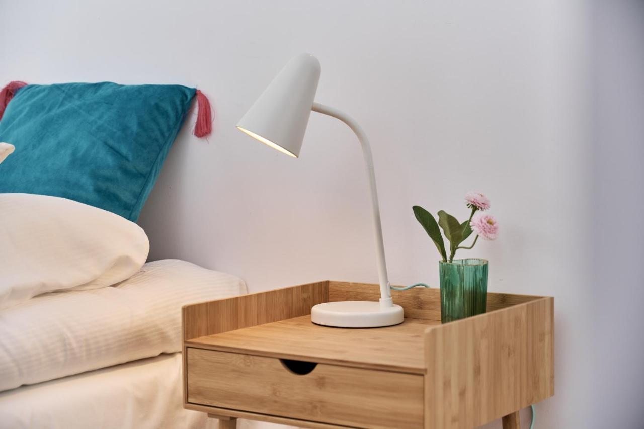 Apartment Wichrowa With Free Garage Wroclaw By Noclegi Renters Esterno foto