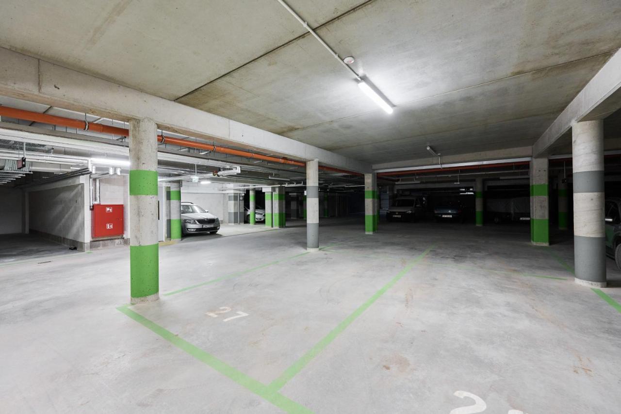 Apartment Wichrowa With Free Garage Wroclaw By Noclegi Renters Esterno foto