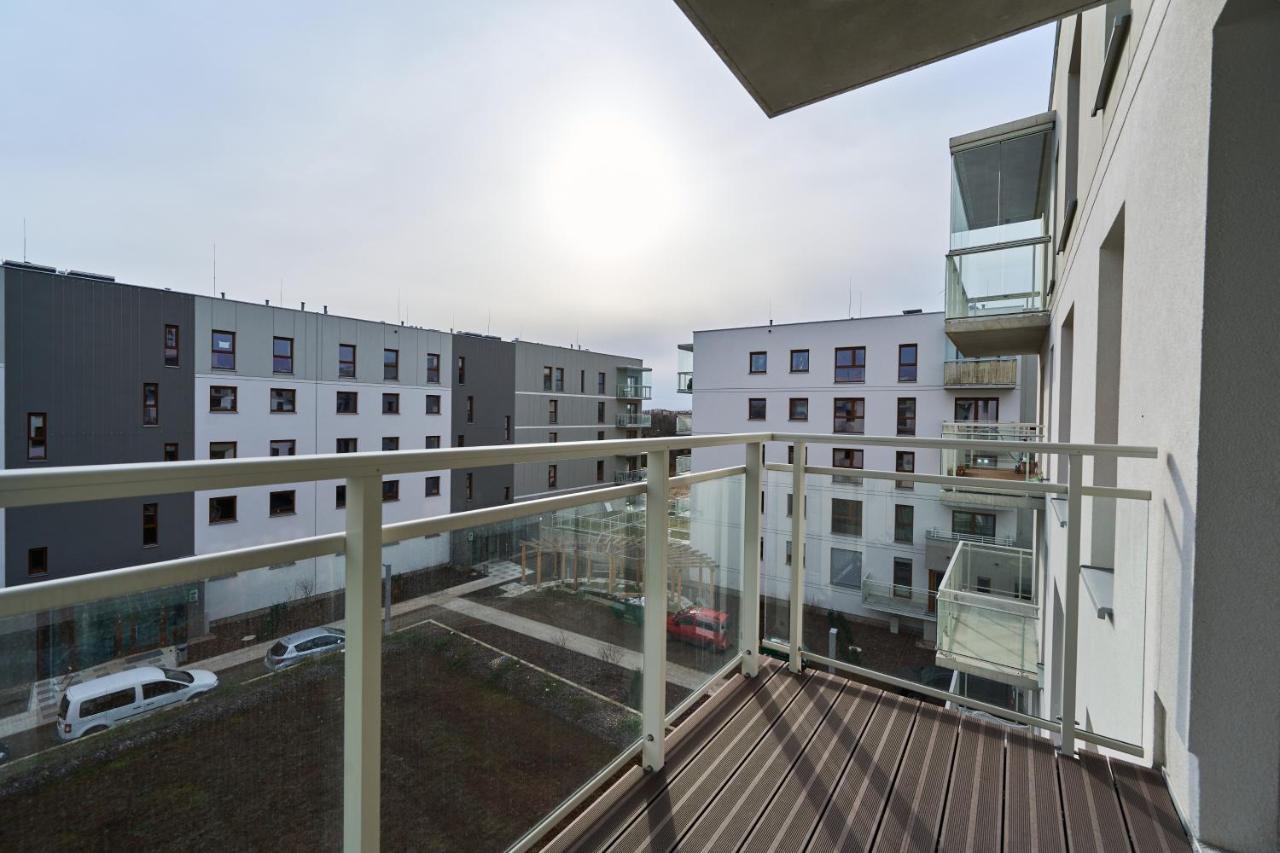 Apartment Wichrowa With Free Garage Wroclaw By Noclegi Renters Esterno foto