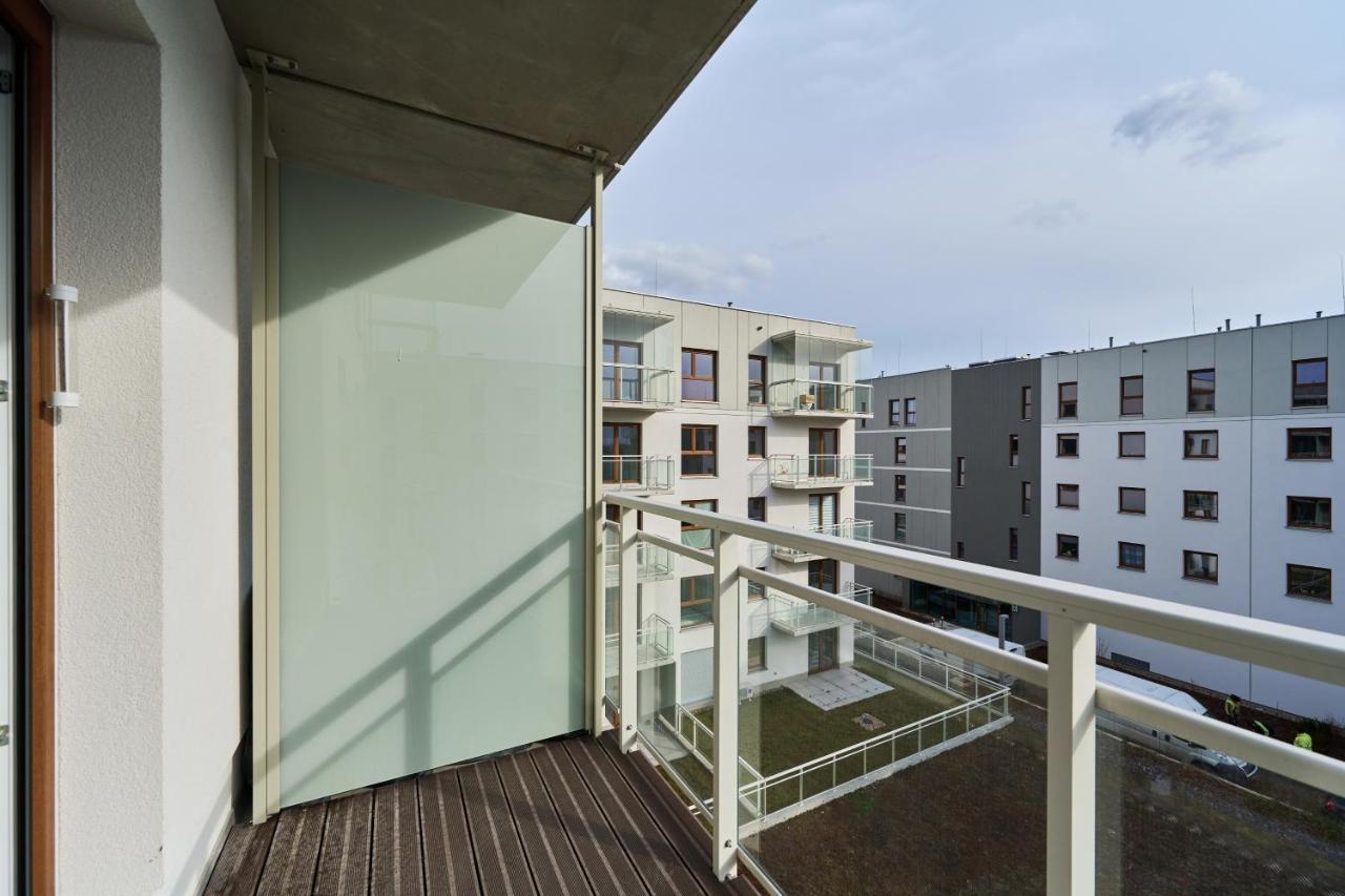 Apartment Wichrowa With Free Garage Wroclaw By Noclegi Renters Esterno foto